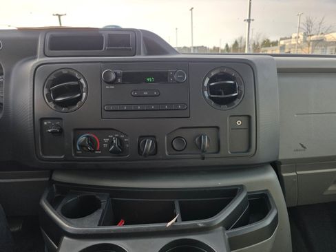 Used 2019 Ford E-350 and Econoline 350 Super Duty w/ Power Windows & Locks Group image 10