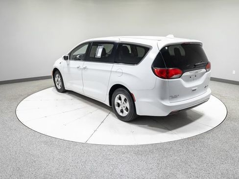 Used 2017 Chrysler Pacifica Touring Plus FWD image 30