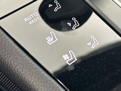 New 2025 Porsche Macan S image 21