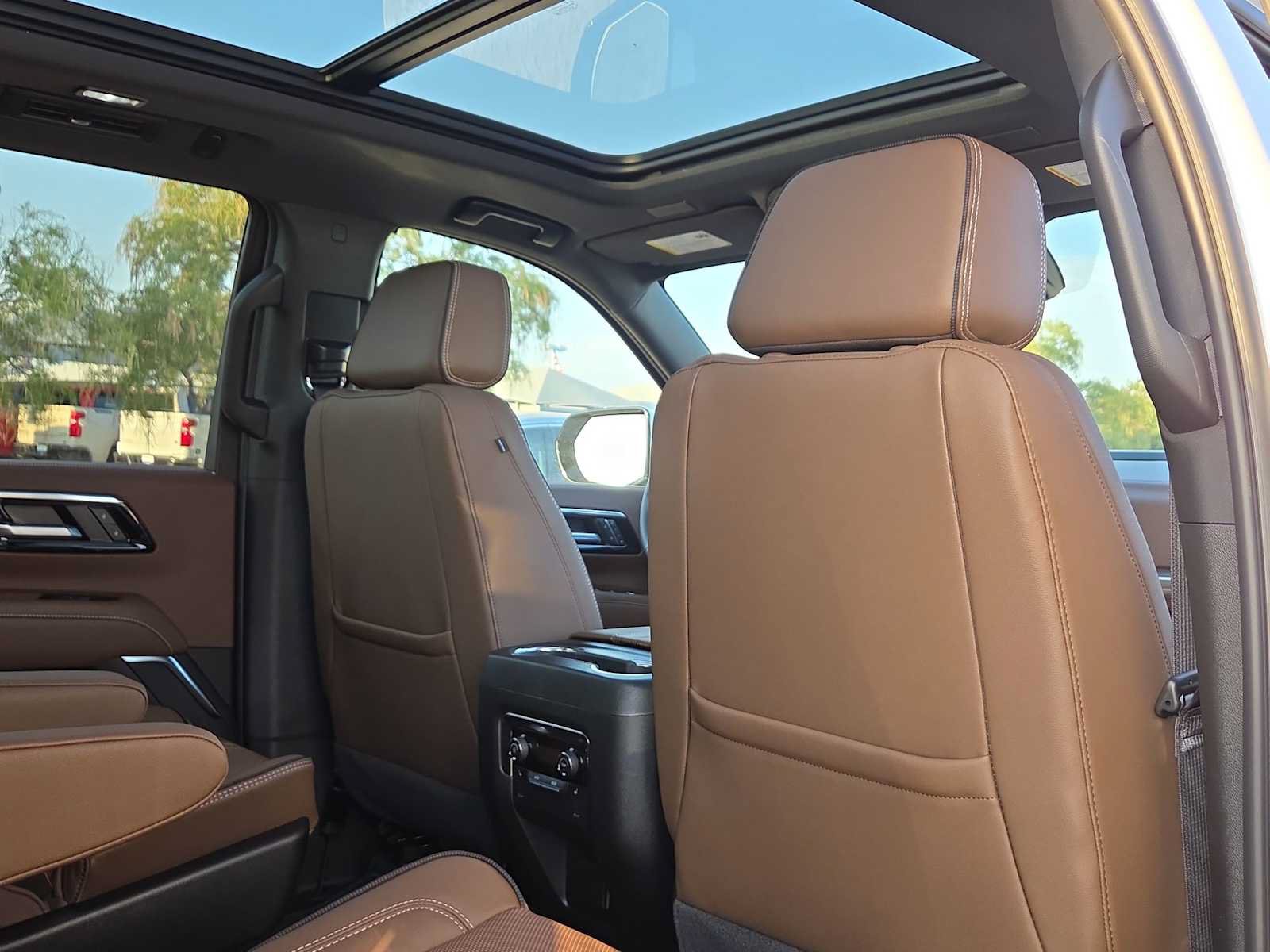 New 2026 Chevrolet Tahoe High Country AWD/4WD image 16