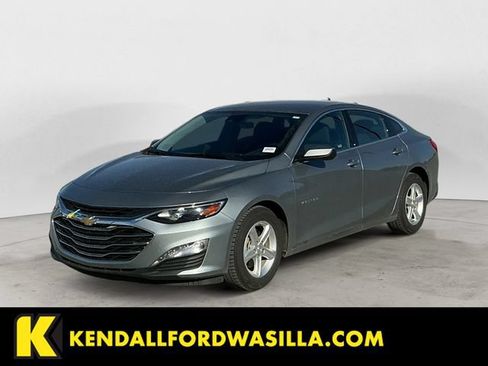 Used 2024 Chevrolet Malibu LT FWD image 1