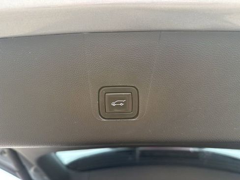 Used 2023 Chevrolet Traverse LT w/ LPO, Floor Liner Package image 42