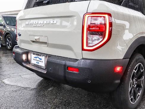 New 2025 Ford Bronco Sport Outer Banks image 9