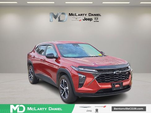 Used 2024 Chevrolet Trax RS w/ Driver Confidence Package image 1