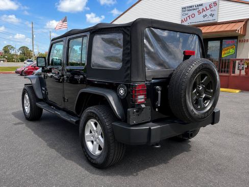 Used 2012 Jeep Wrangler Unlimited Sport w/ Connectivity Group AWD/4WD image 5