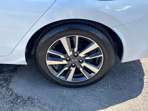 Used 2025 Nissan Versa SV FWD image 28