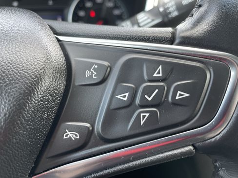 Used 2021 Chevrolet Equinox LT AWD/4WD image 34