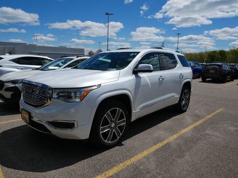 Used 2018 GMC Acadia Denali AWD/4WD image 2