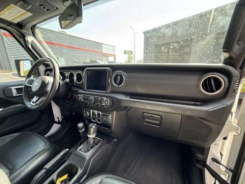 Used 2023 Jeep Wrangler Unlimited Sahara w/ Cold Weather Group AWD/4WD image 13