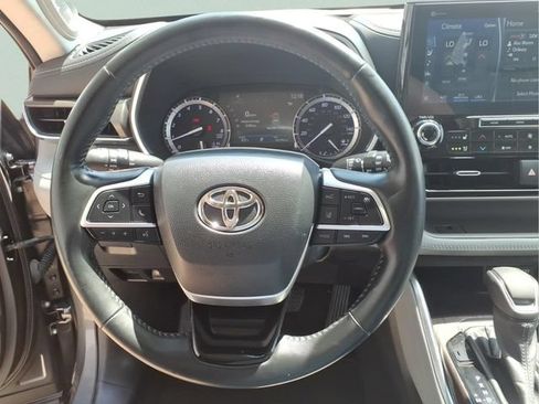 Used 2022 Toyota Highlander Limited AWD/4WD image 15