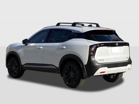 New 2026 Nissan Kicks SR FWD image 2