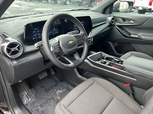Used 2026 Chevrolet Equinox LT AWD/4WD image 19