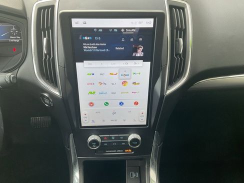 Used 2024 Ford Edge Titanium w/ Equipment Group 301A image 13