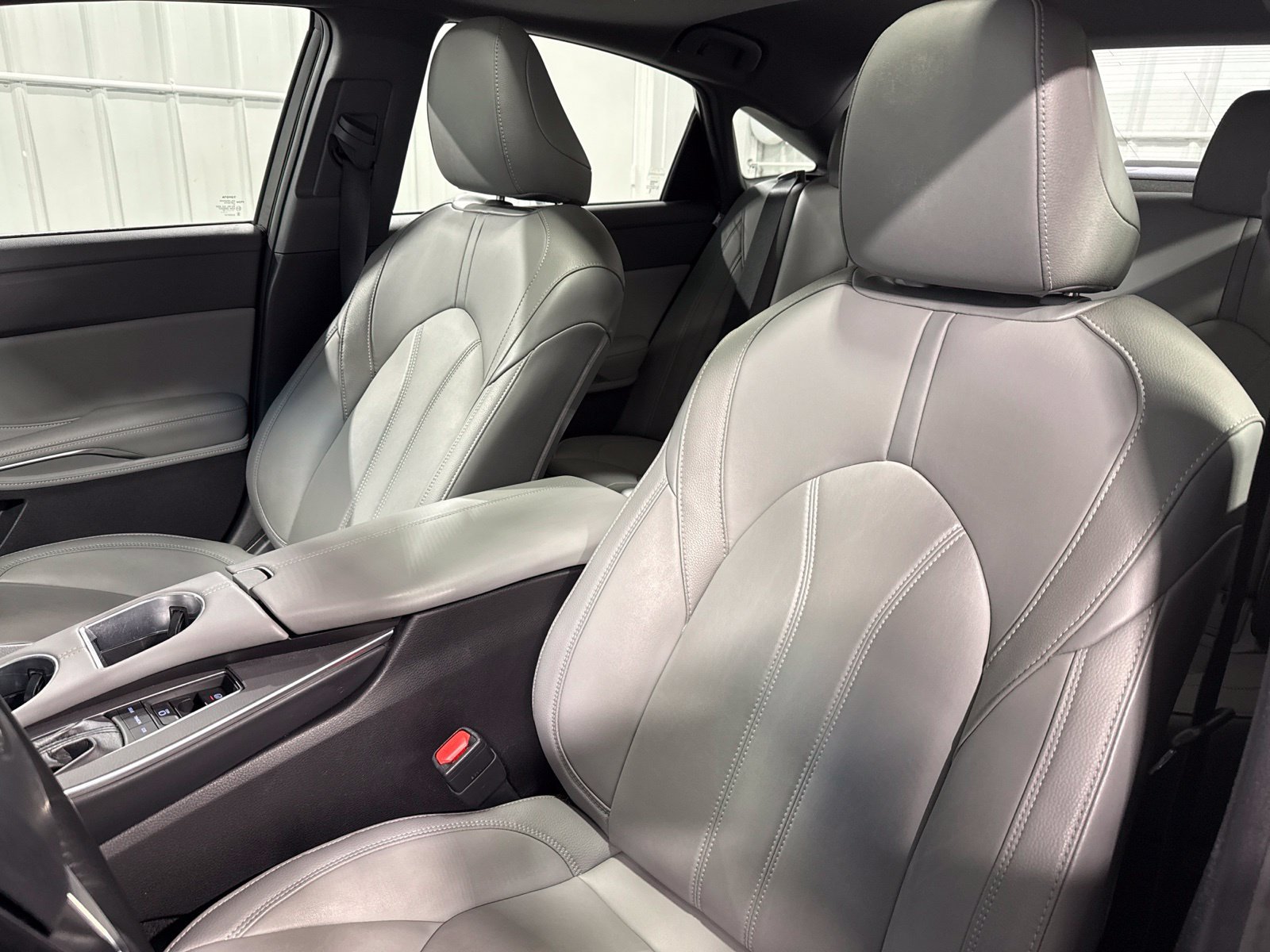 Used 2019 Toyota Avalon XLE w/ Moonroof Package FWD image 27