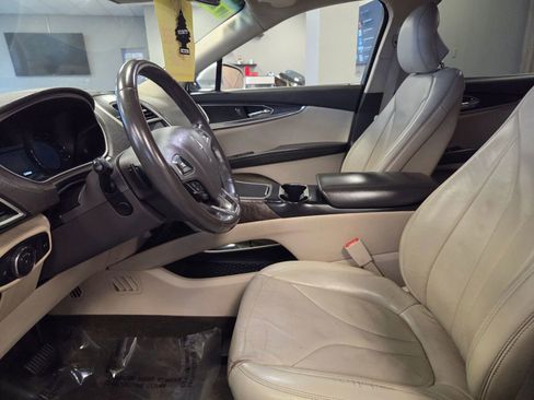 Used 2017 Lincoln MKX Reserve w/ Driver Assistance Package image 20