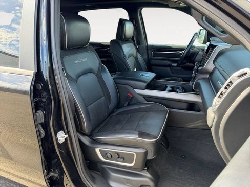 Used 2022 RAM 1500 Laramie AWD/4WD image 11