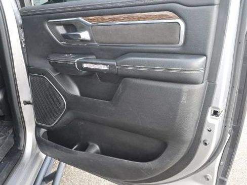 Used 2019 RAM 1500 Laramie w/ Off Road Group AWD/4WD image 27