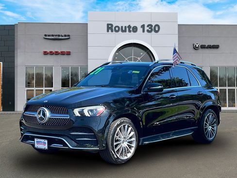 Used 2021 Mercedes-Benz GLE 450 4MATIC image 2