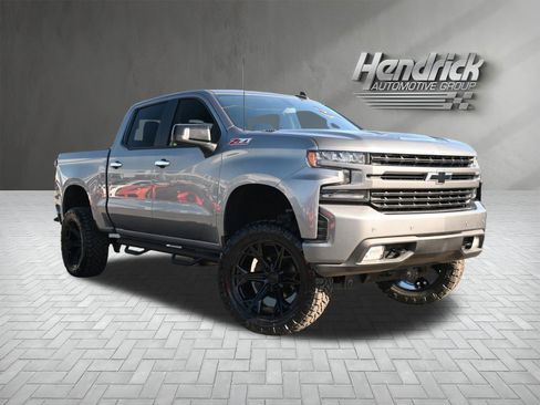 Used 2020 Chevrolet Silverado 1500 RST image 2
