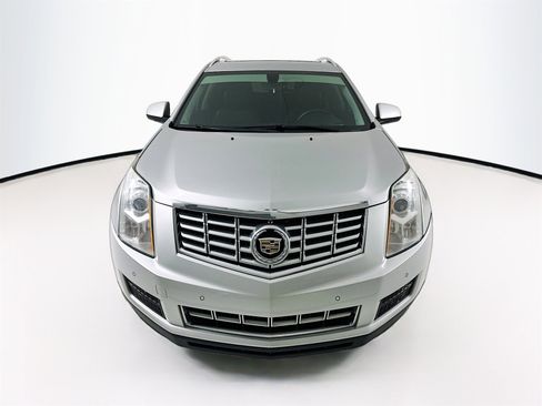 Used 2016 Cadillac SRX Luxury image 2