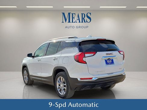 Used 2024 GMC Terrain SLT image 4