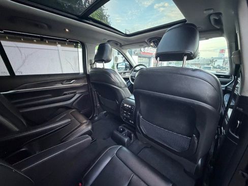Used 2023 Jeep Grand Cherokee L Limited w/ Luxury Tech Group II AWD/4WD image 38