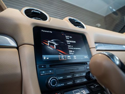 Certified 2017 Porsche 718 Boxster RWD image 18