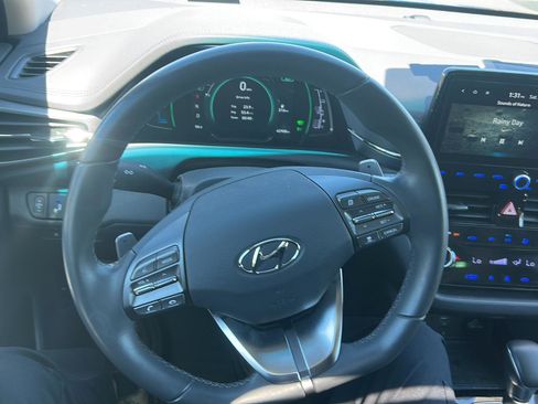 Used 2022 Hyundai Ioniq Limited FWD image 11