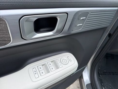 Used 2024 Hyundai Santa Fe Limited FWD image 18