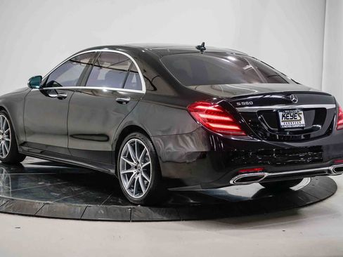 Used 2020 Mercedes-Benz S 560 Sedan image 2