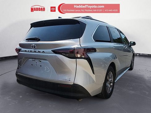 Used 2023 Toyota Sienna XLE w/ XLE Plus Package AWD/4WD image 6