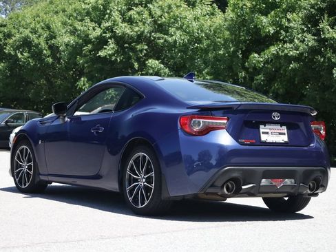 Used 2020 Toyota 86 RWD image 4