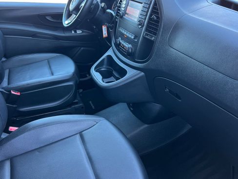 Used 2018 Mercedes-Benz Metris Passenger image 19