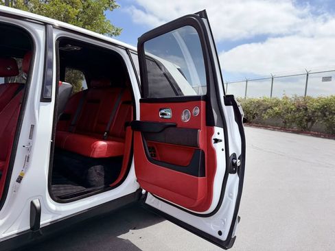 Used 2021 Rolls-Royce Cullinan AWD/4WD image 18