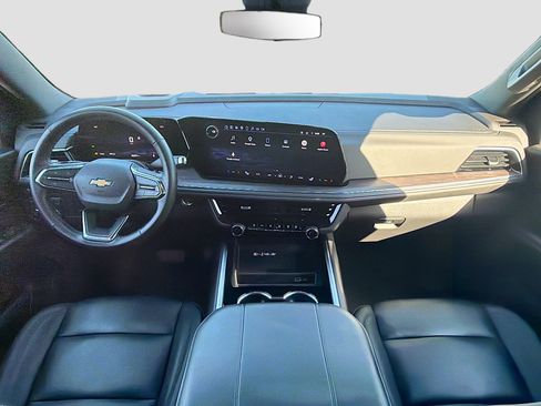 Used 2025 Chevrolet Tahoe LT AWD/4WD image 16