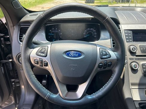 Used 2016 Ford Taurus SEL FWD image 9