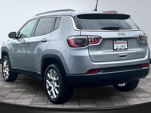 Used 2022 Jeep Compass Latitude AWD/4WD image 4