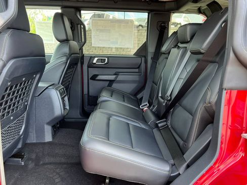 Used 2026 Ford Bronco Badlands AWD/4WD image 5