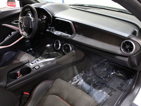 Used 2017 Chevrolet Camaro ZL1 RWD image 21