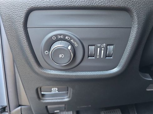 New 2025 Jeep Grand Cherokee Limited w/ Black Appearance Package image 27