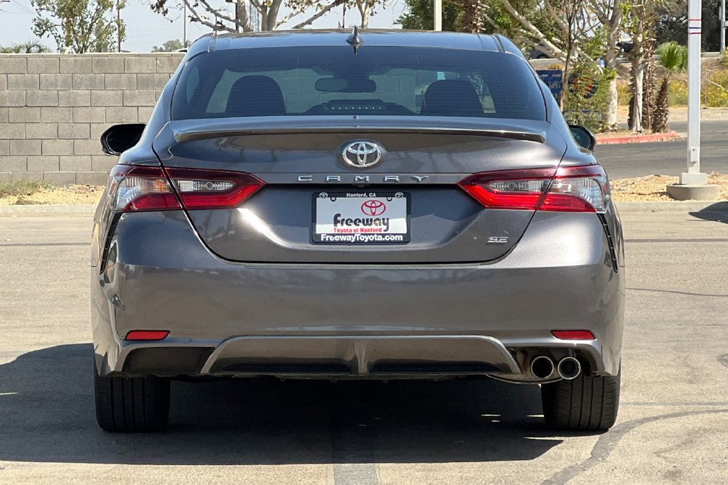 Used 2024 Toyota Camry SE FWD image 6