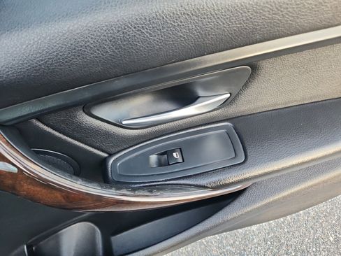 Used 2015 BMW 320i Sedan image 17