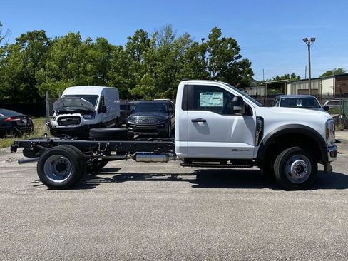 New 2025 Ford F550 4x4 Regular Cab Super Duty image 8