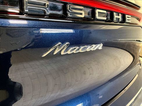 Certified 2023 Porsche Macan image 33