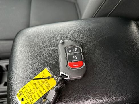 Used 2022 Jeep Wrangler Unlimited Sport AWD/4WD image 43