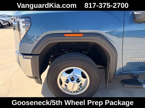 Used 2024 GMC Sierra 3500 SLT w/ SLT Convenience Package image 8