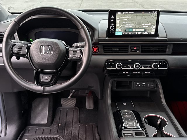 Used 2025 Honda Pilot Black Edition image 8