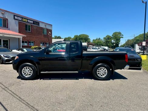 Used 2016 Nissan Frontier SV w/ SV Value Truck Package AWD/4WD image 4