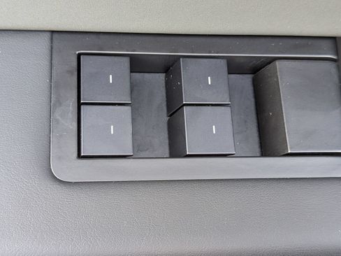 Used 2024 Tesla Cybertruck AWD Crew Cab image 14