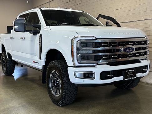 Used 2024 Ford F350 Platinum w/ Tremor Off-Road Package AWD/4WD image 16